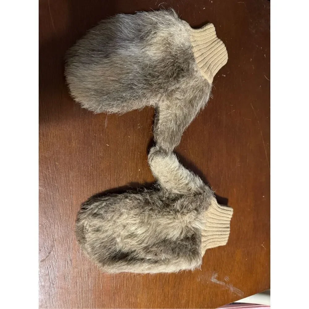 Faux fur mittens